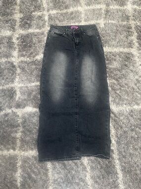 Edikted Raelynn Low Rise Washed Charcoal Denim Jeans